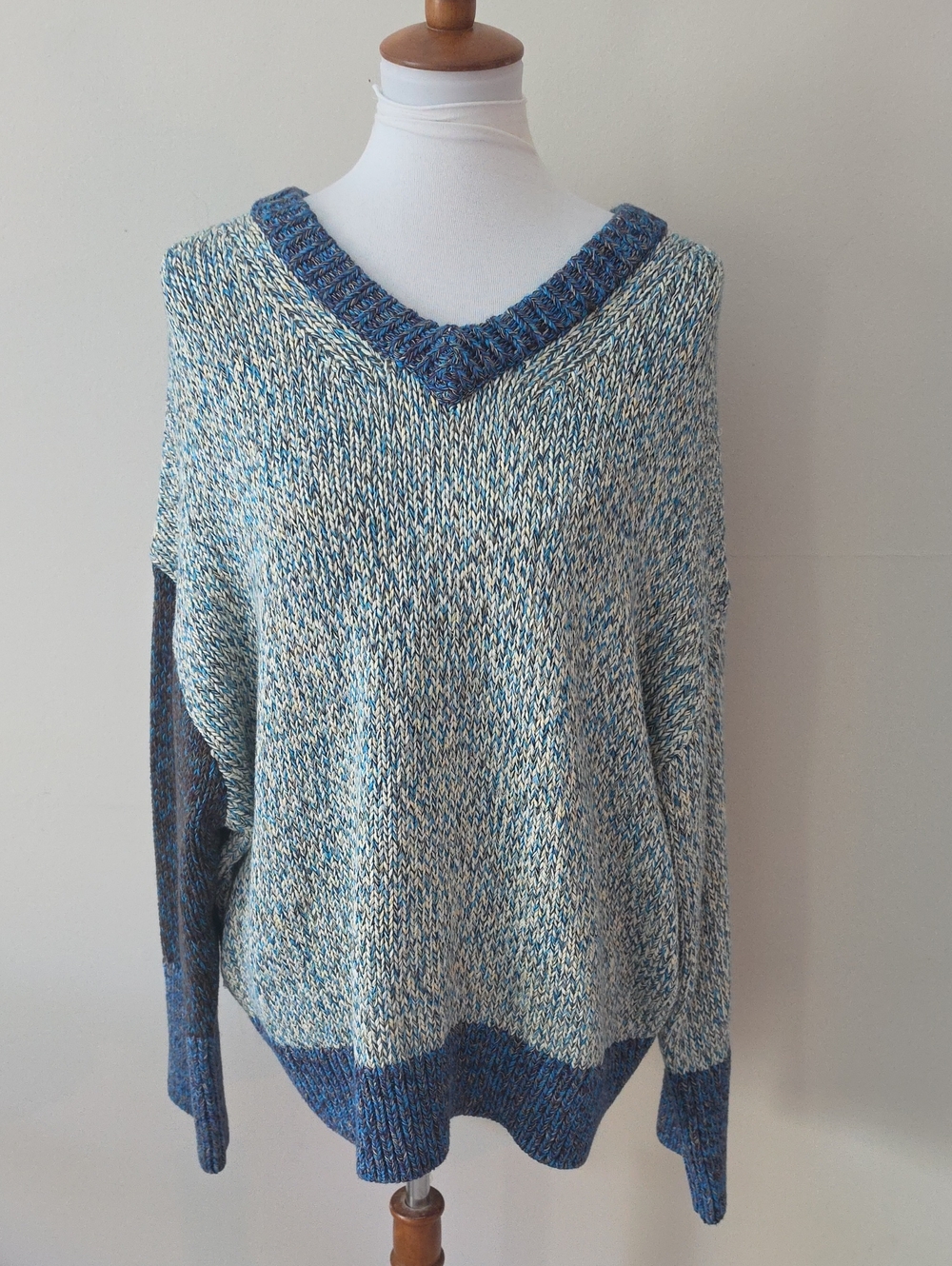 Banana Republic Blue V-Neck Women's Sweater